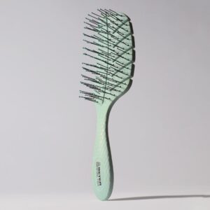 CEPILLO ESQUELETO BETER PUAS DE NYLON CON BOLITA PROTECTORA